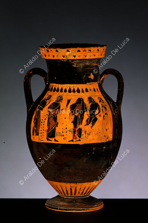 Clay amphora with black-figure decoration